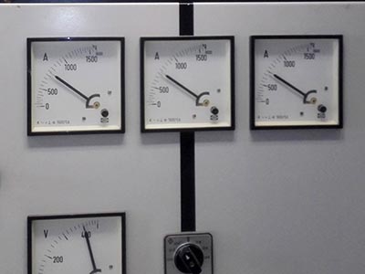 Verbruik 700 Amp.